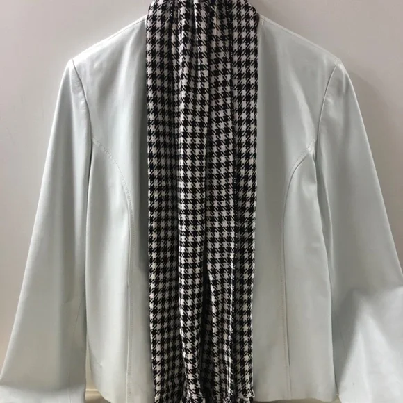 Jacket - Picture 3 of 4